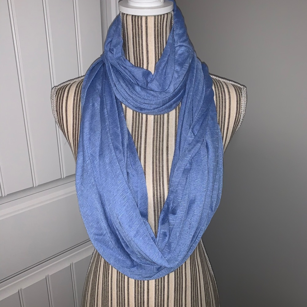 Infinity Blue Gap Scarf NWT